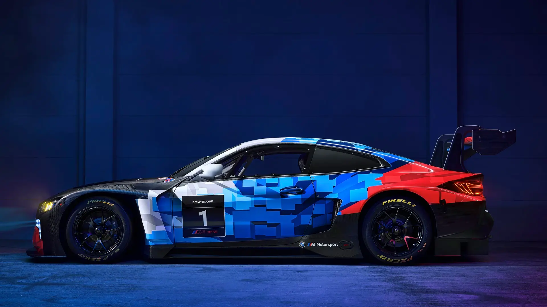 Racing cars - sim racing strategy